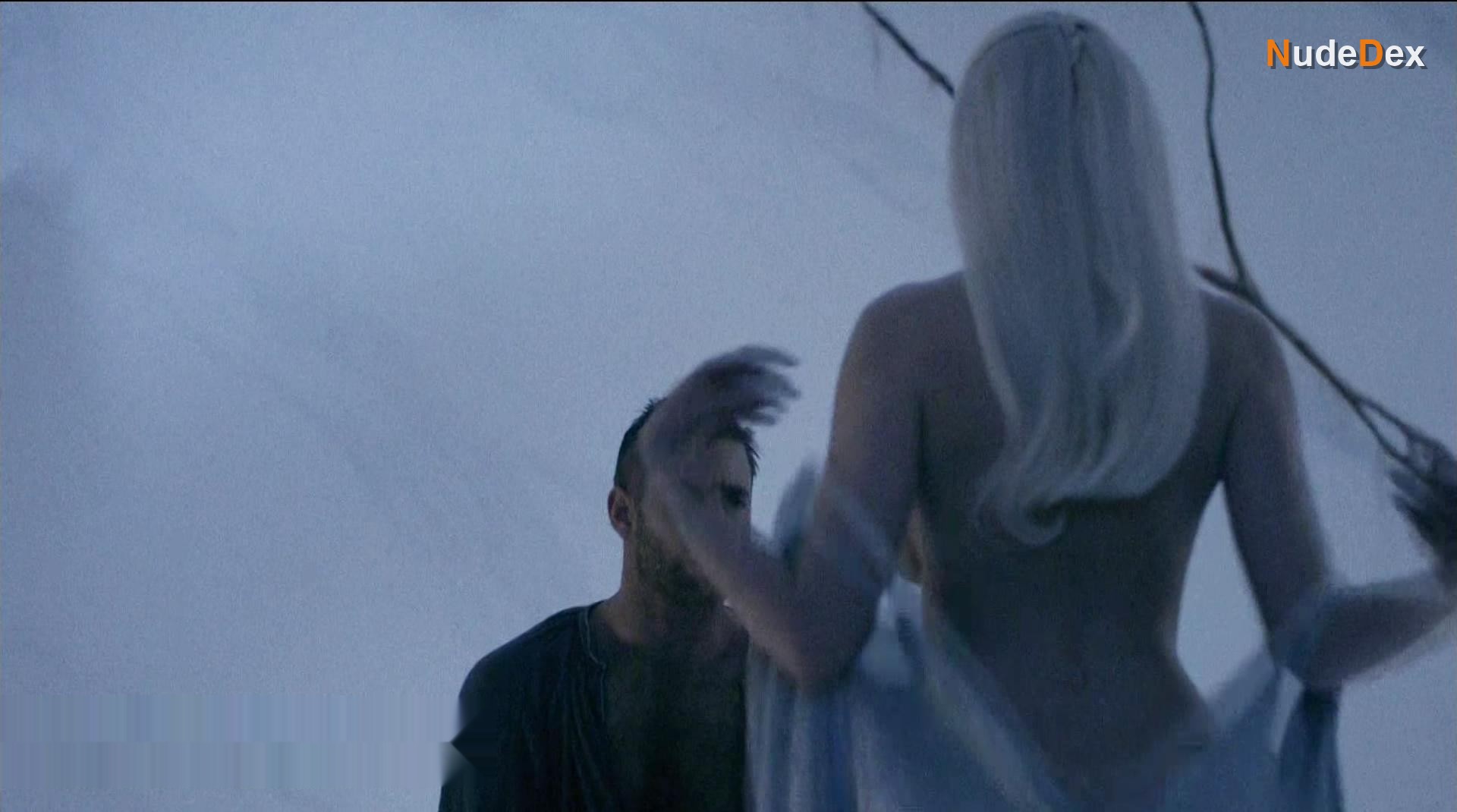 Joely Richardson in Emerald City, photo 3