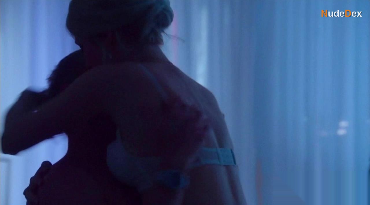 Johanna Braddy in Quantico, photo 5