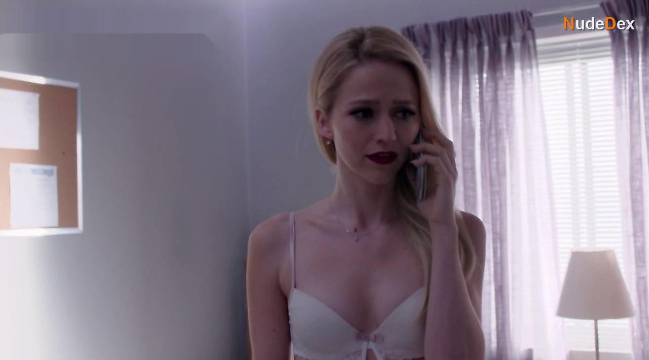 Johanna Braddy in Quantico, photo 11