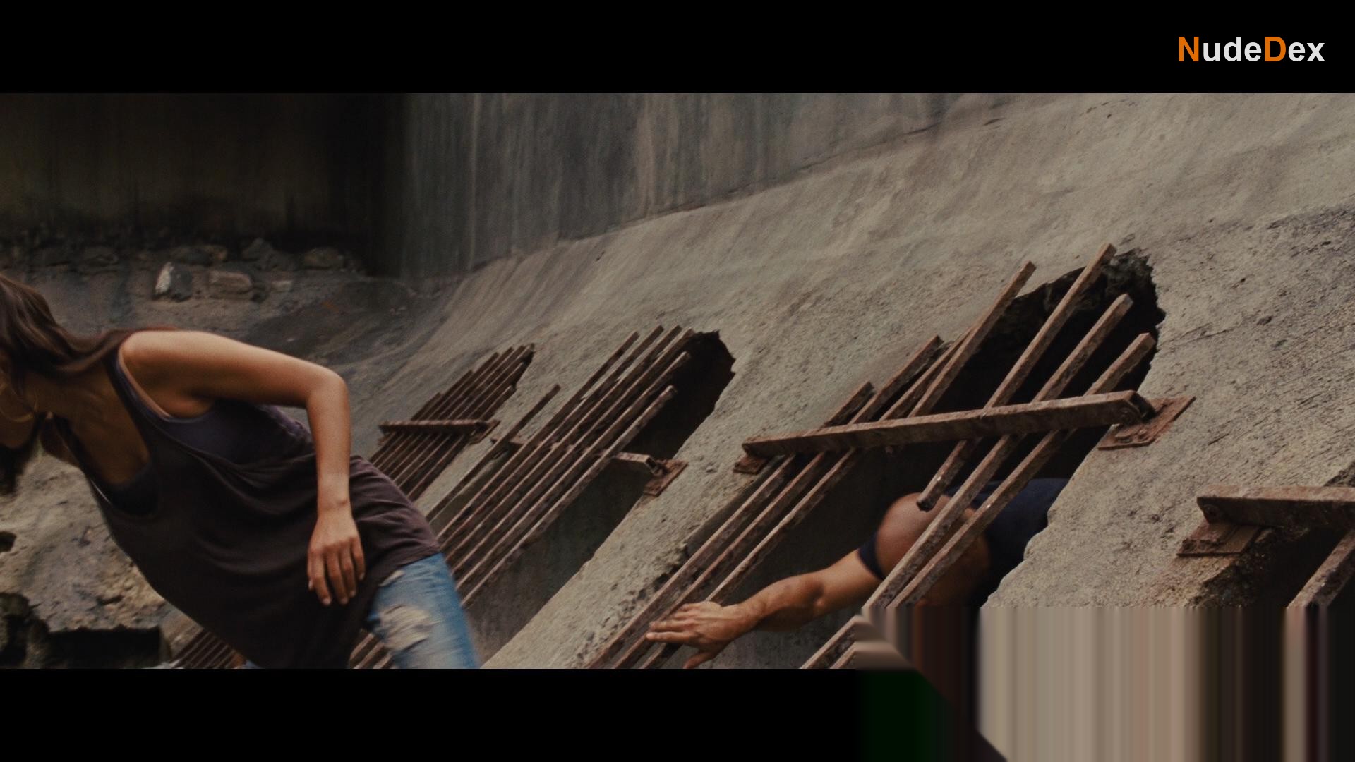 Jordana Brewster in Fast Five, photo 6