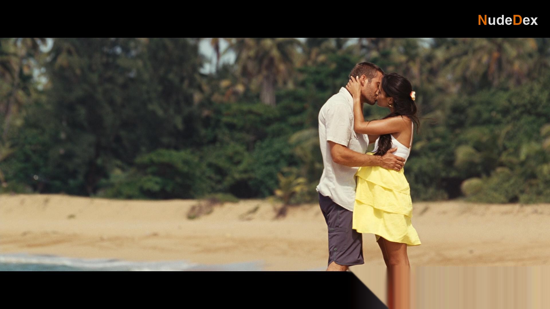 Jordana Brewster in Fast Five, photo 11