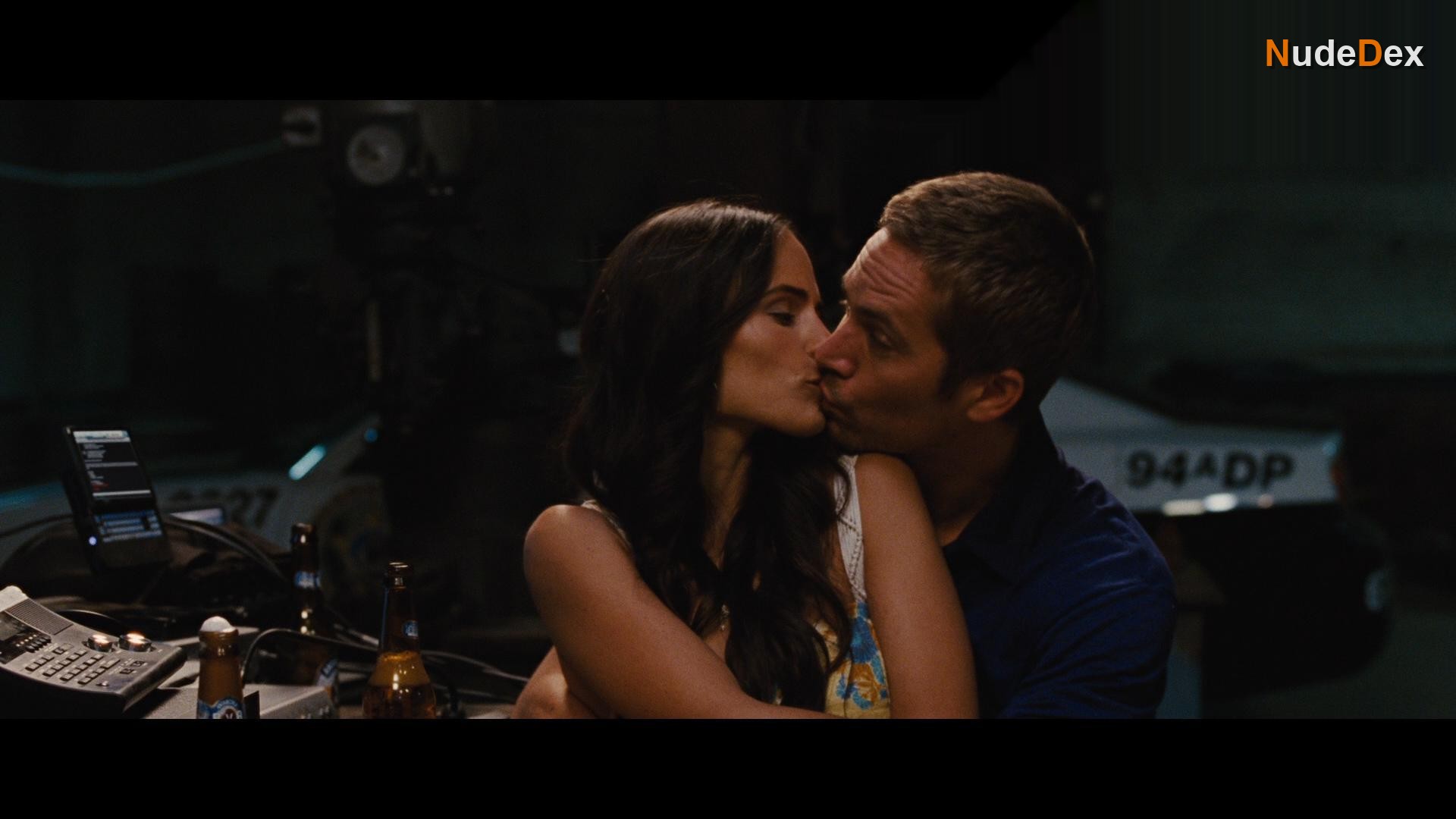 Jordana Brewster in Fast Five, photo 14