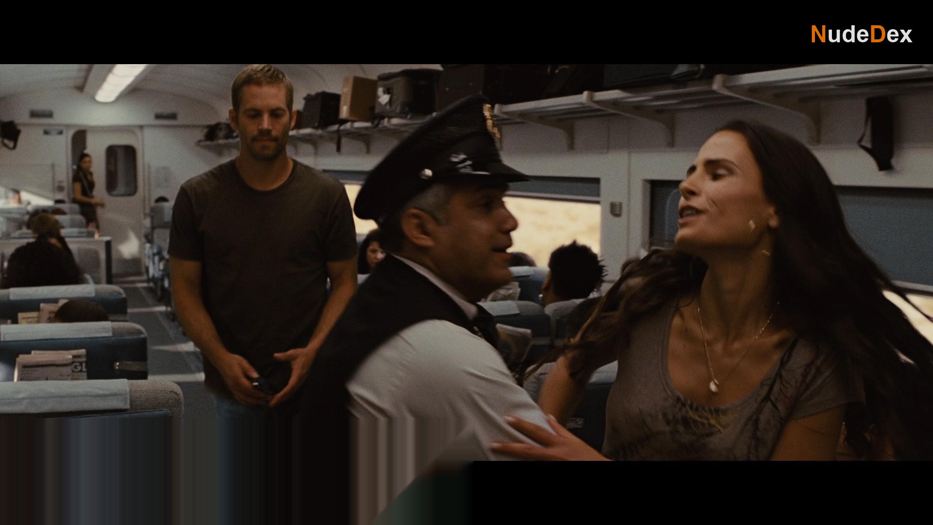 Jordana Brewster in Fast Five, photo 16