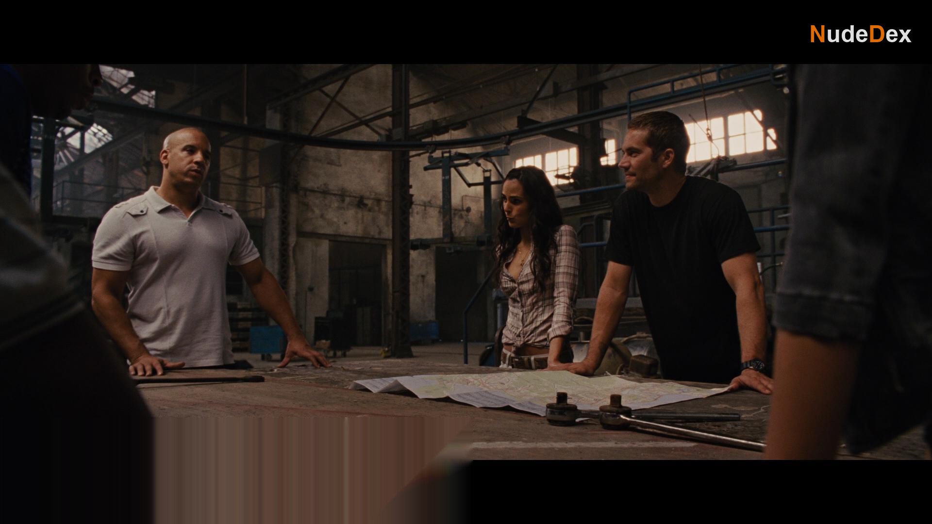 Jordana Brewster in Fast Five, photo 19