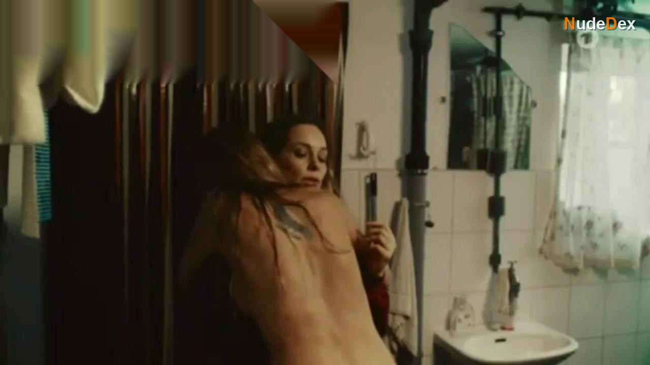 Jordis Triebel in Eine Gute Mutter, photo 8