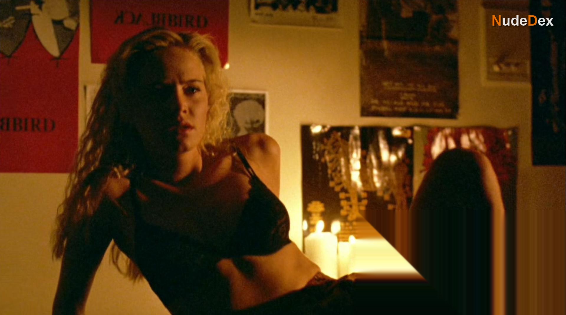 Josie Bissett in Mikey, photo 9