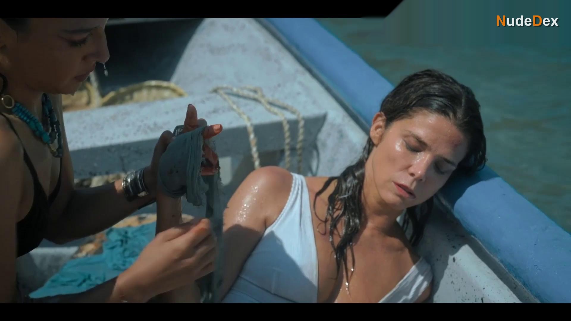 Juanita Molina in Medusa, photo 8