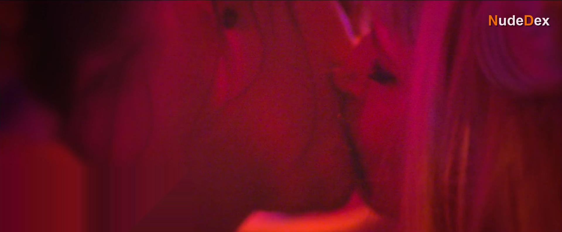 Julia Davis in Sally4ever, photo 13