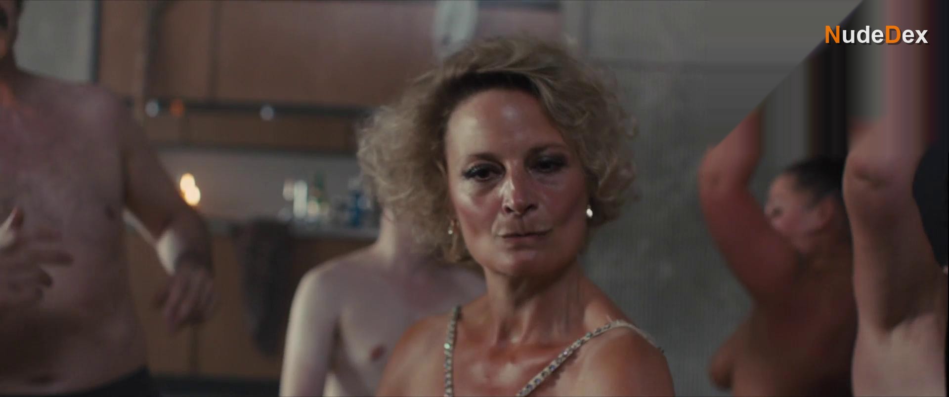 Julia Deakin in High Rise, photo 2