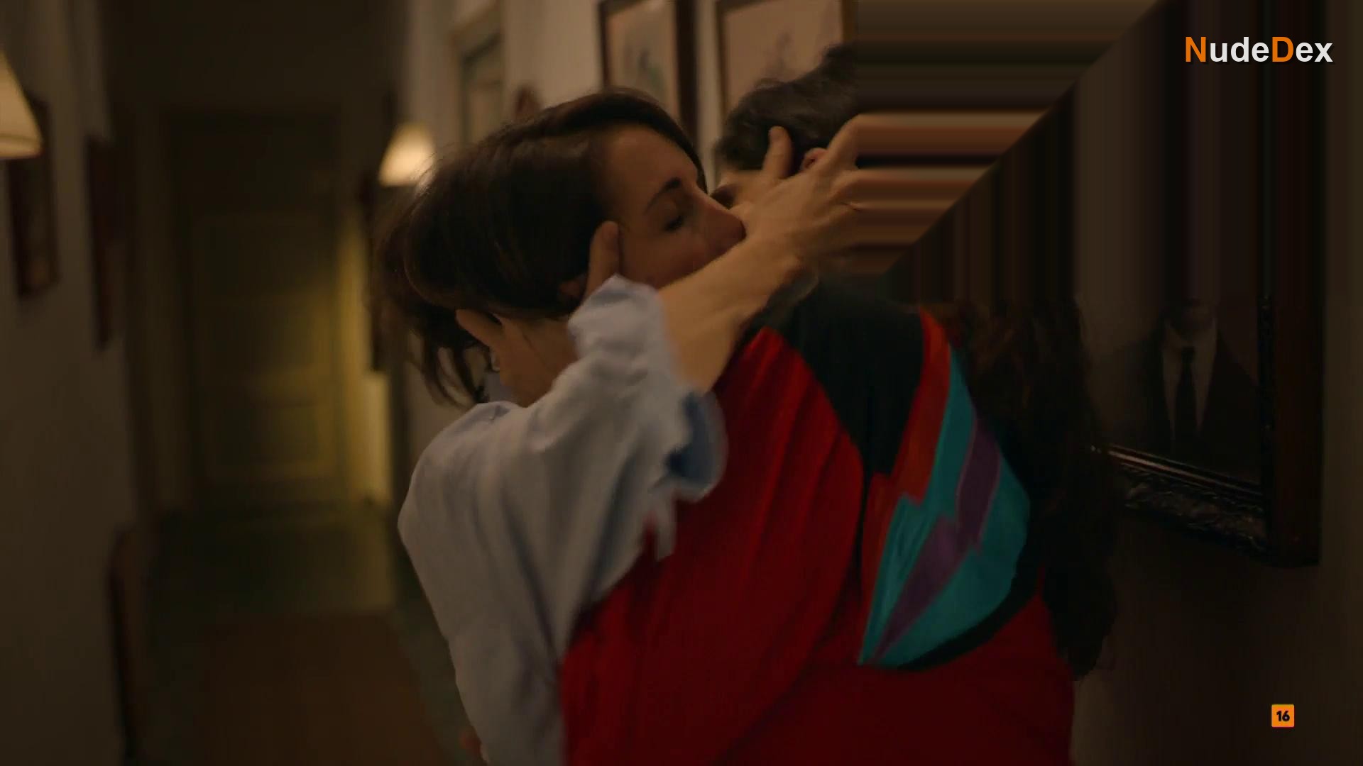 Julia De Castro in Little Faith, photo 13