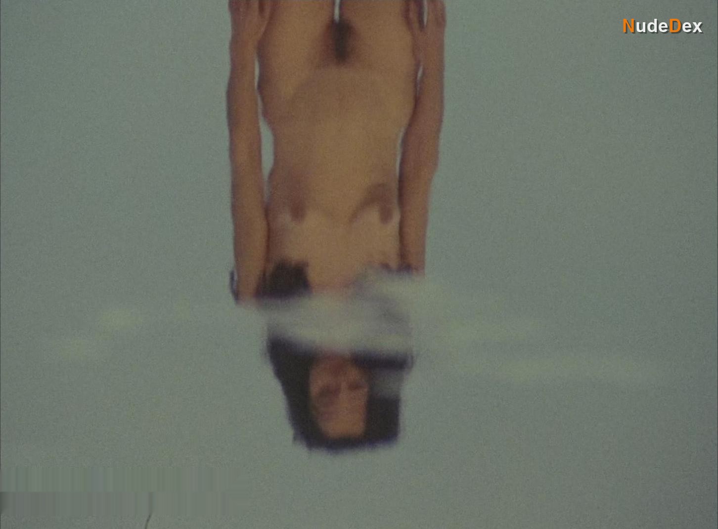 Julia De Castro in On The Go, photo 19