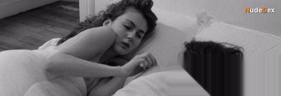 Julia Faure in Sauvage Innocence, photo 2