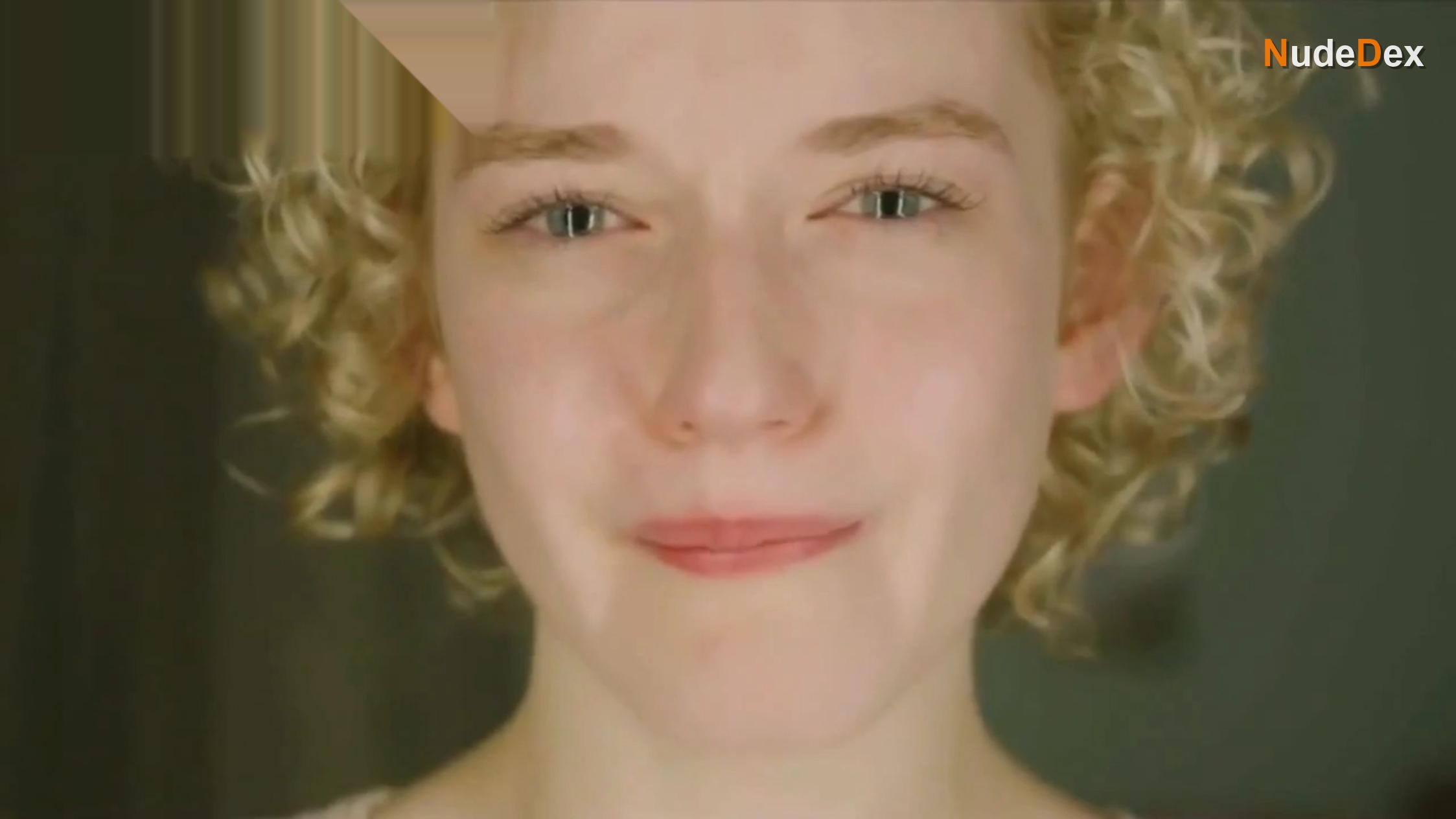 Julia Garner in The Americans, photo 4