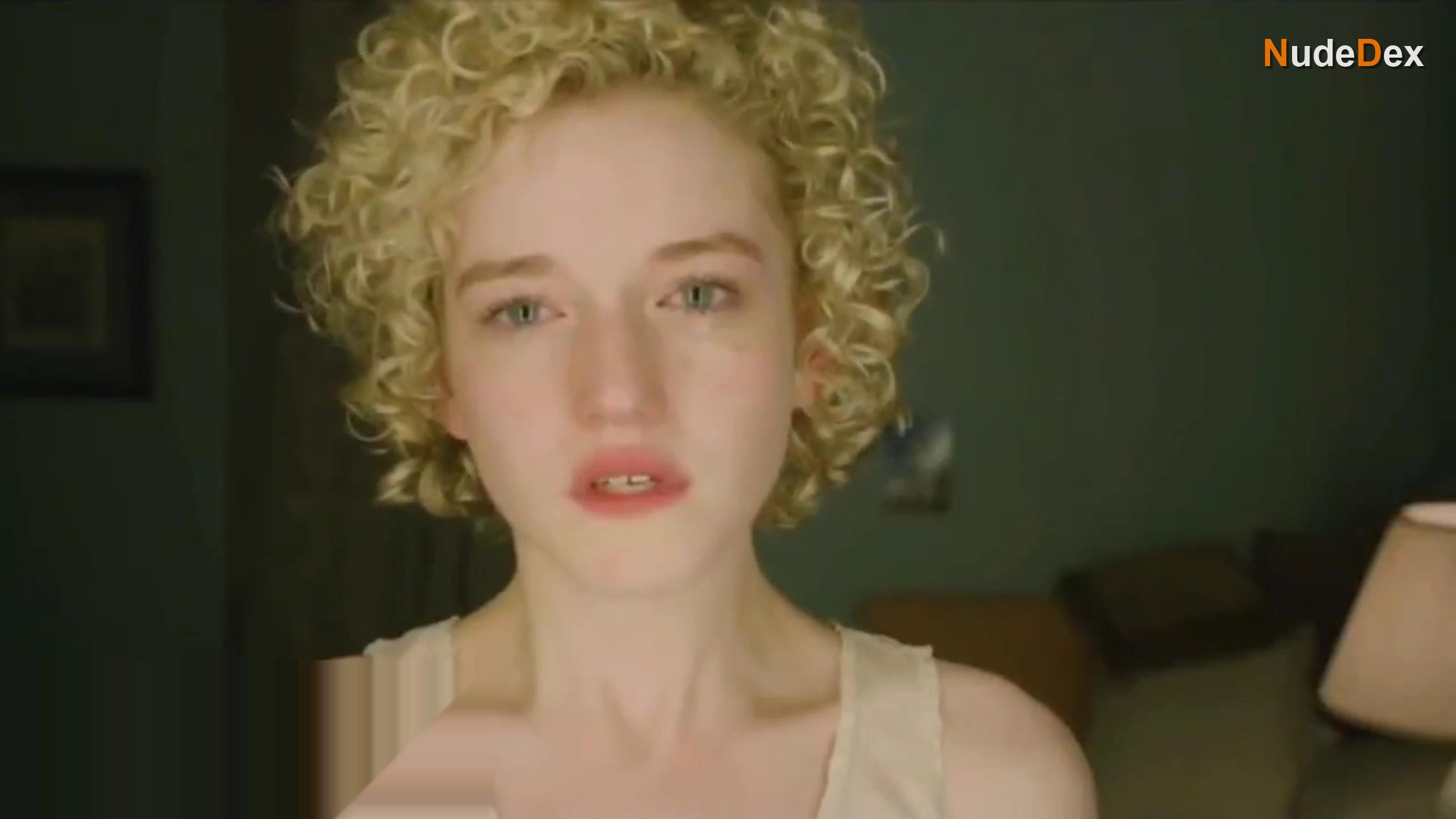 Julia Garner in The Americans, photo 7