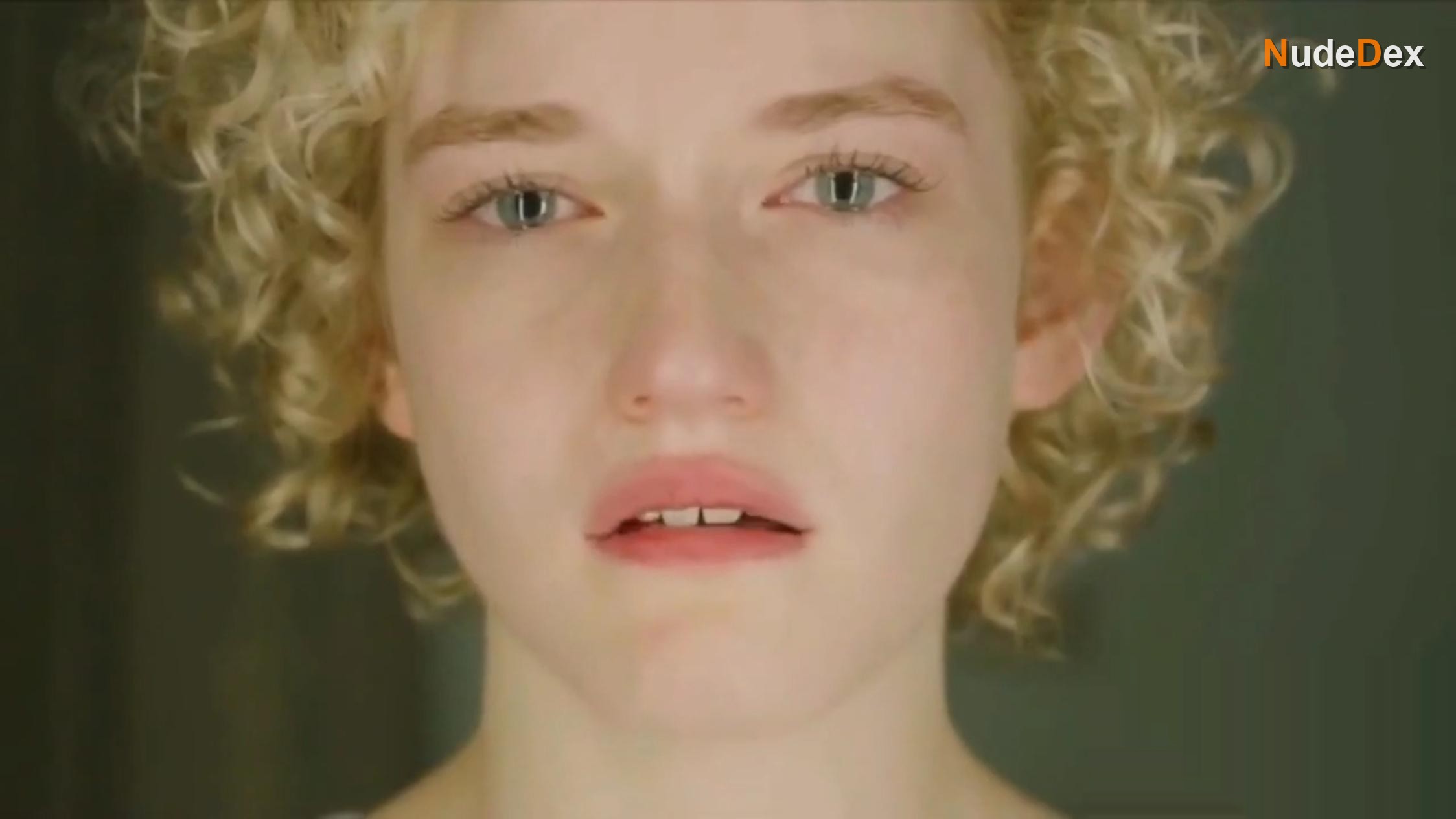 Julia Garner in The Americans, photo 8