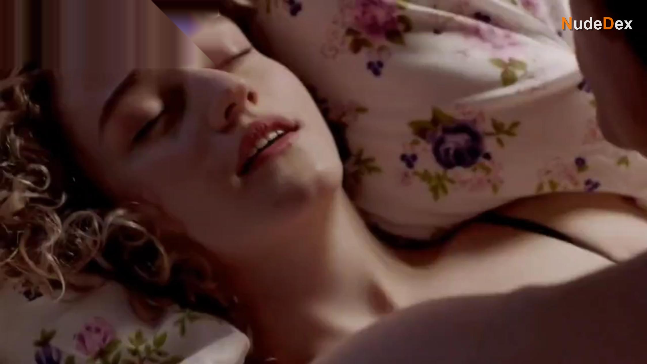 Julia Garner in The Americans, photo 13
