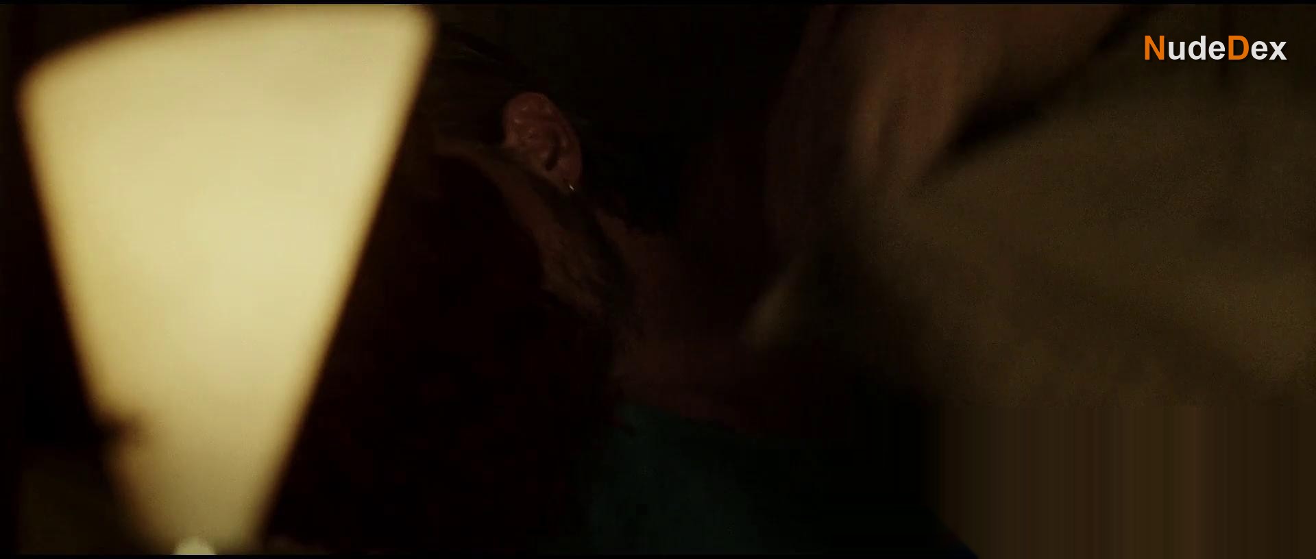 Julia Garner in Tomato Red, photo 6