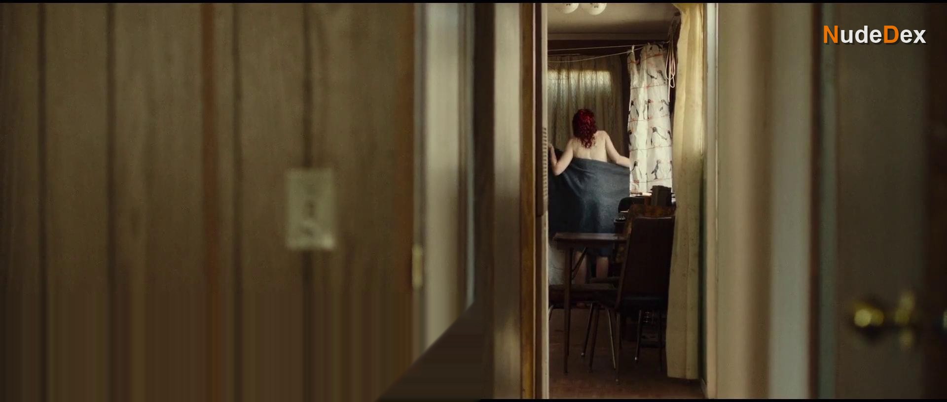 Julia Garner in Tomato Red, photo 12