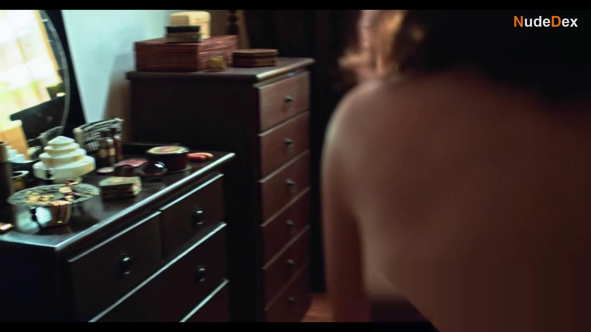 Julia Greziak in The End, photo 2