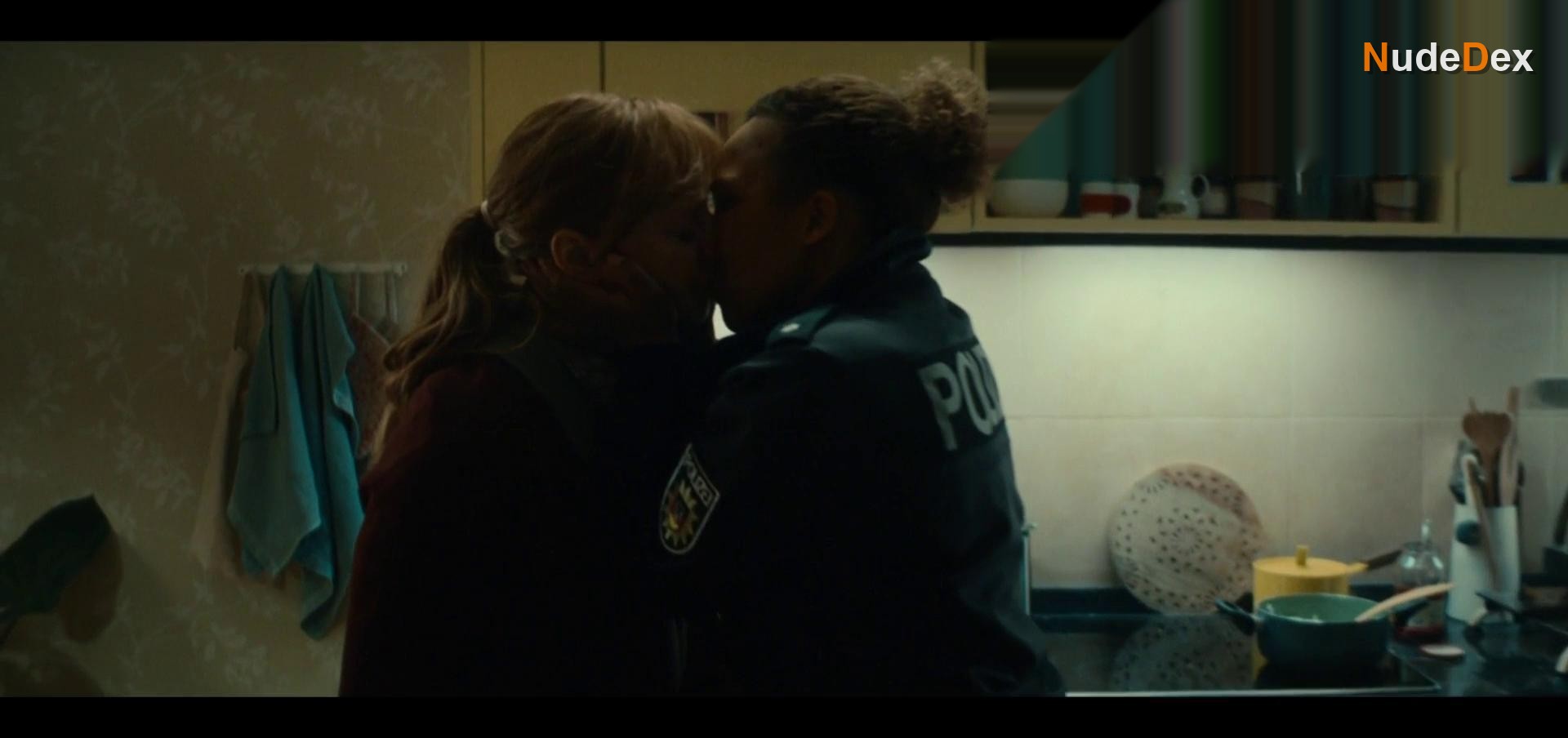 Julia Koschitz in Souls, photo 3