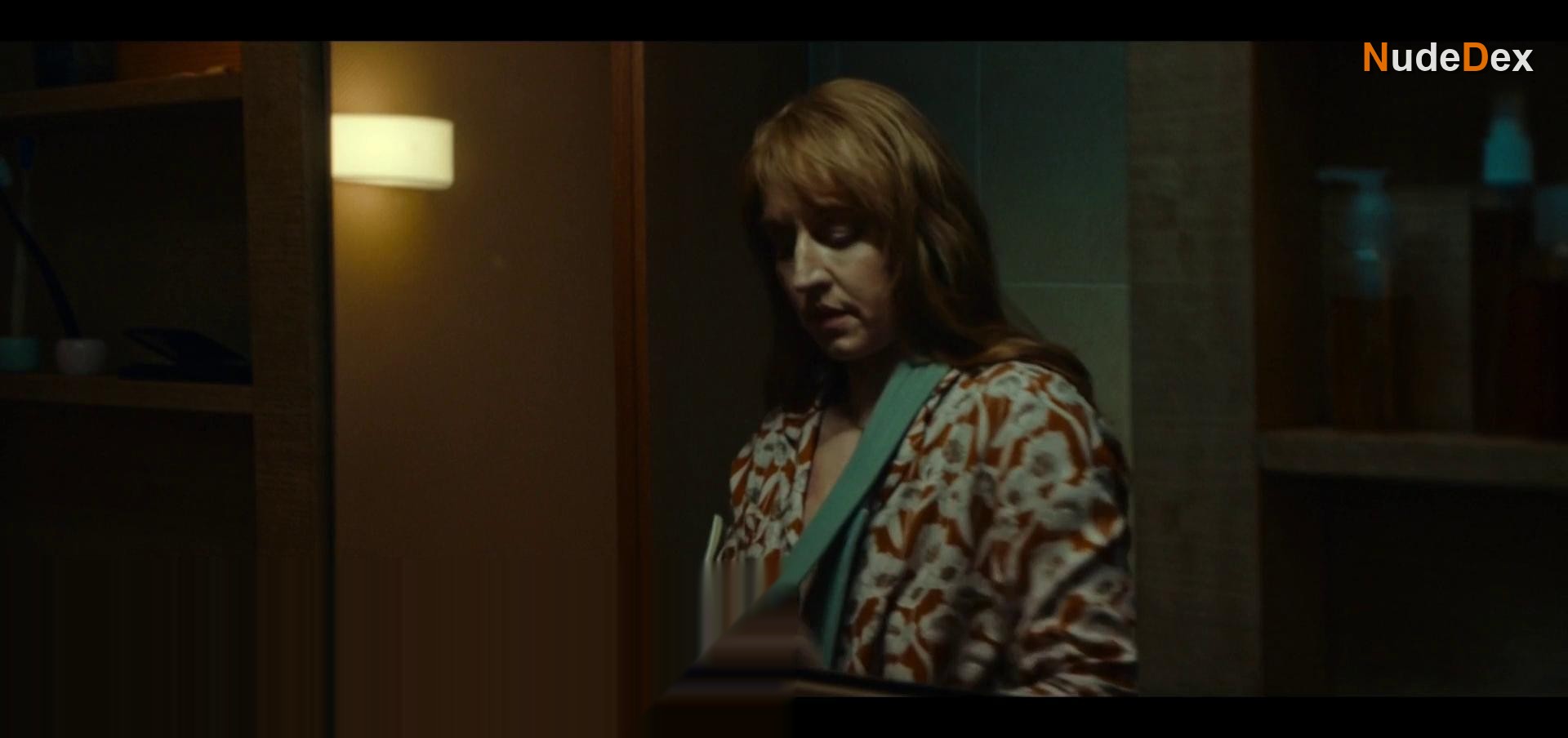 Julia Koschitz in Souls, photo 5