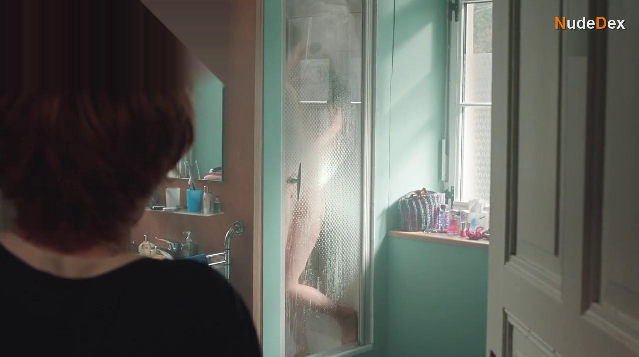 Julia Nachtmann in Destination Happiness, photo 1