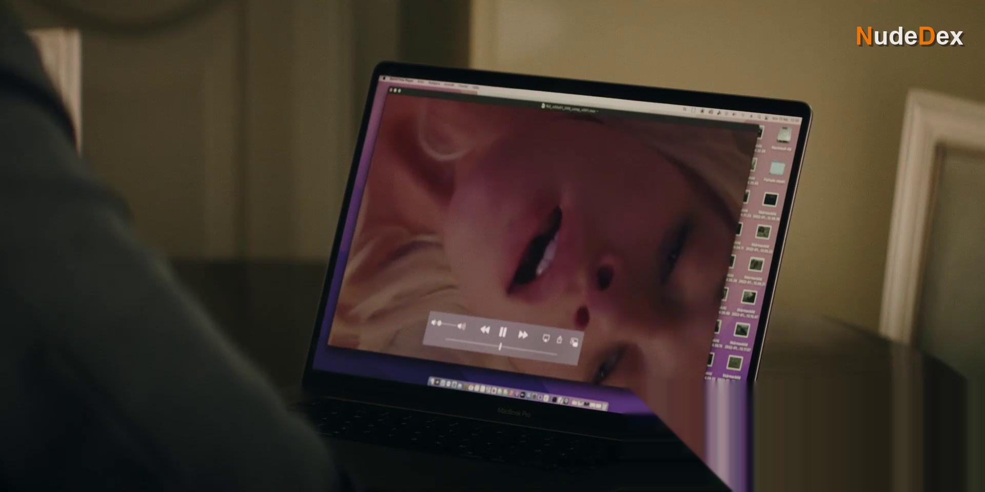 Julia Ragnarsson in Blinded, photo 12