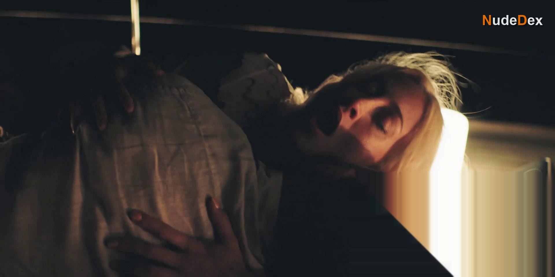 Julia Ragnarsson in Blinded, photo 15