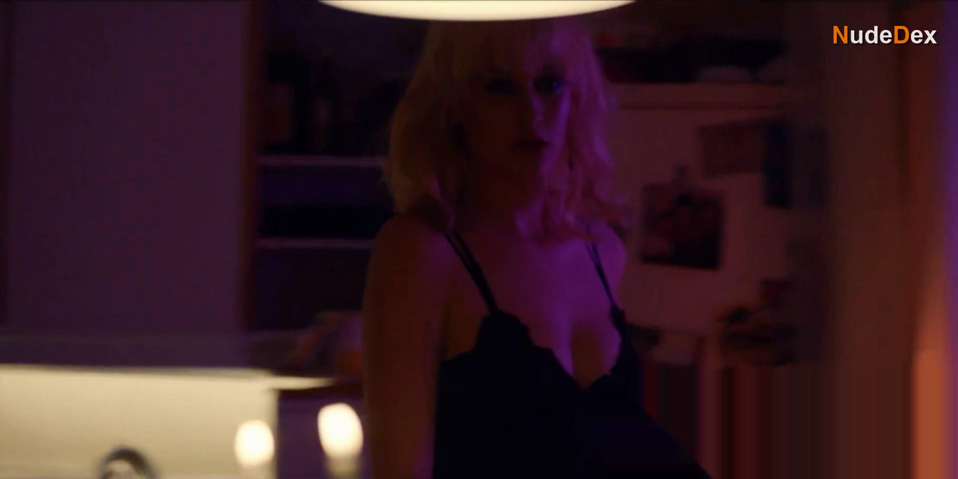 Julia Ragnarsson in Blinded, photo 19
