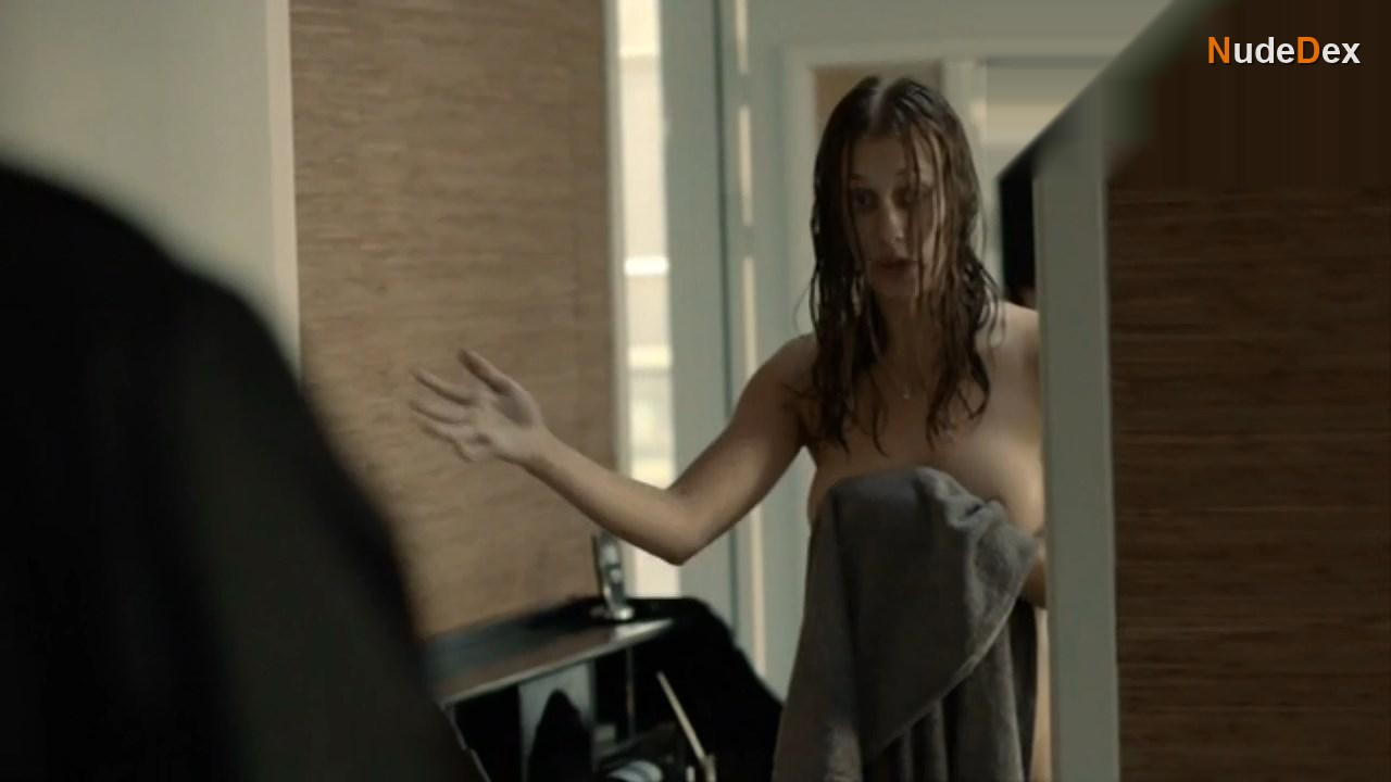 Julia Ragnarsson in Stockholm Stories, photo 3