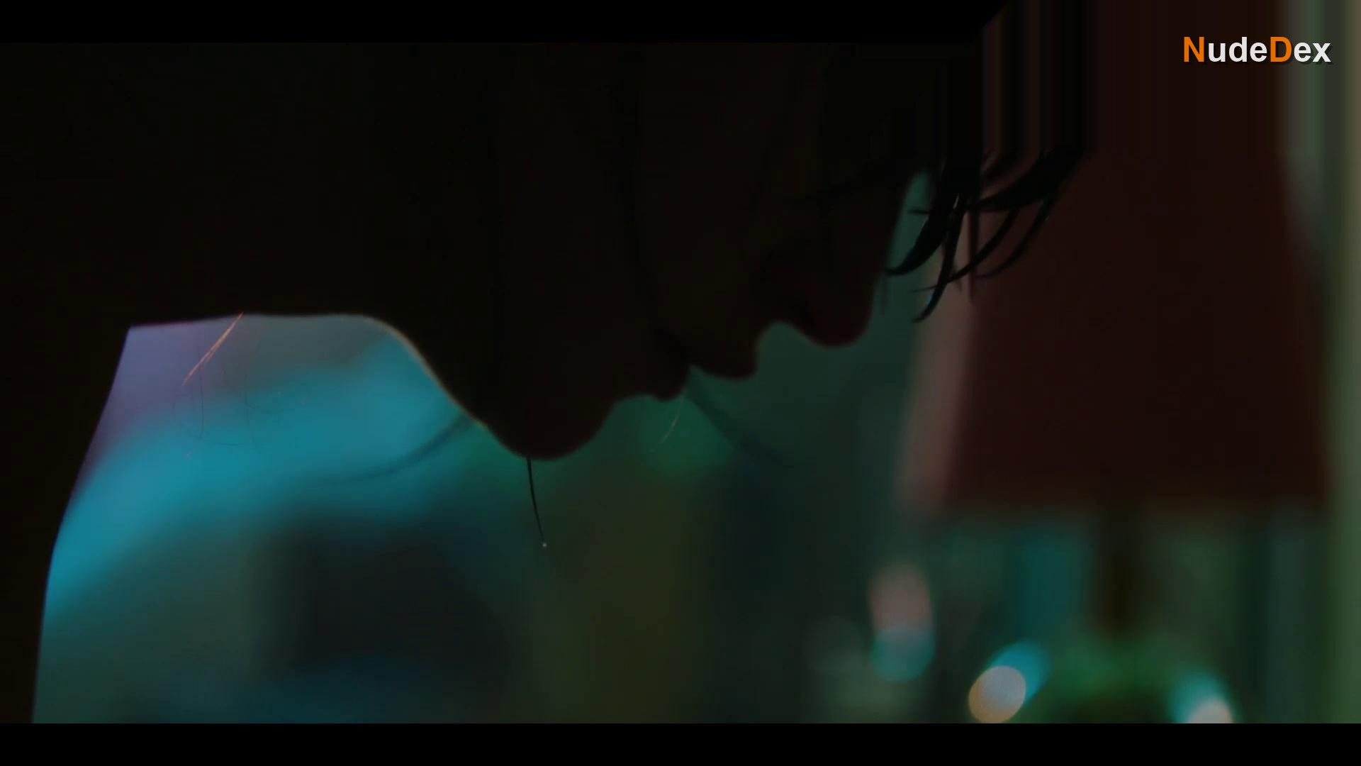 Julia Ragnarsson in Two Sisters, photo 5