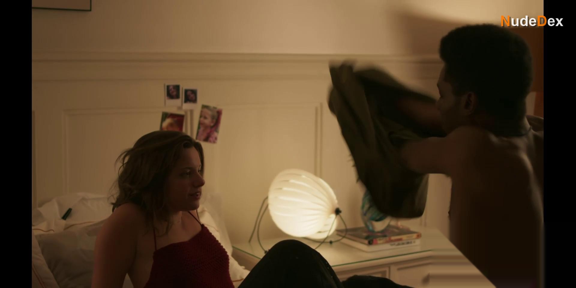 Julia Stockler in Scars Of Beauty, photo 5