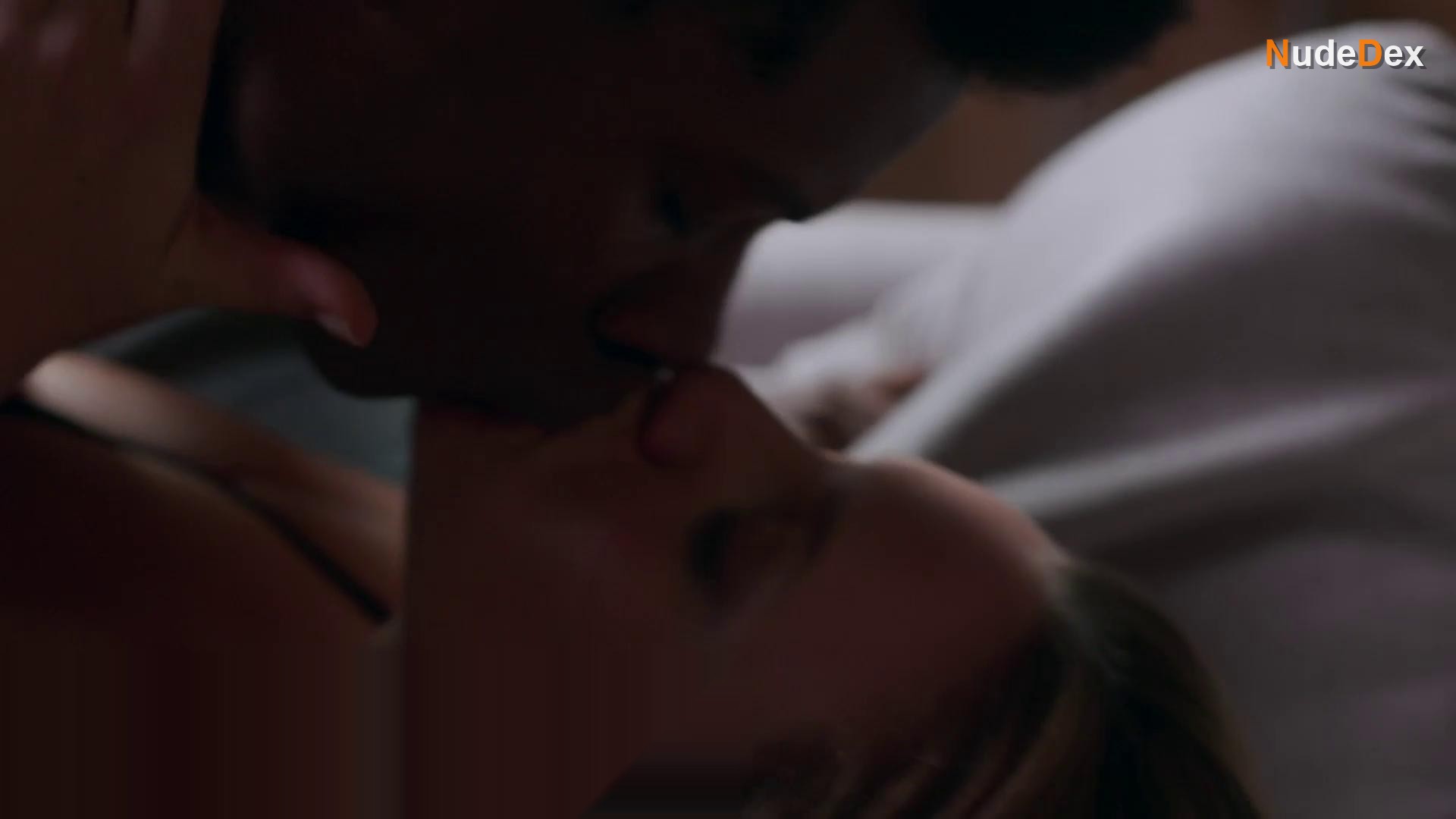 Julia Stockler in Scars Of Beauty, photo 8
