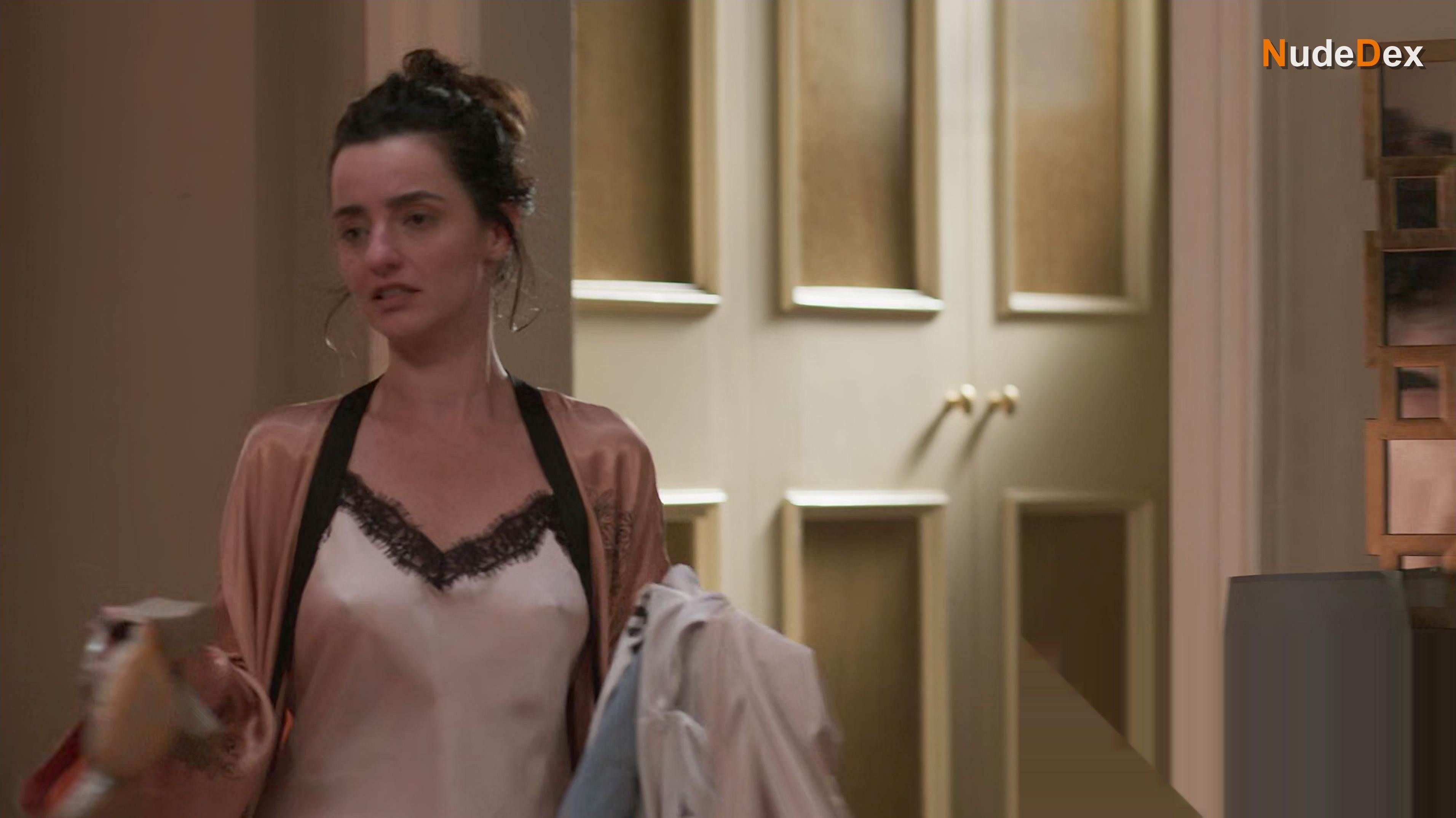 Julia Stockler in Scars Of Beauty, photo 21