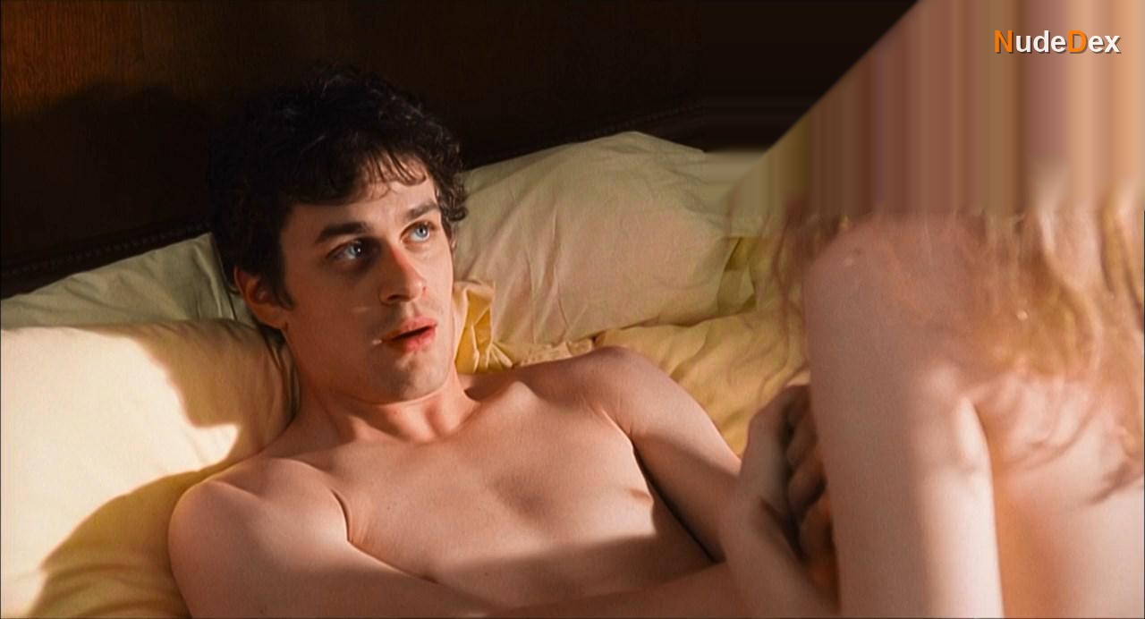 Julie Delpy in An American Werewolf In Paris, photo 2