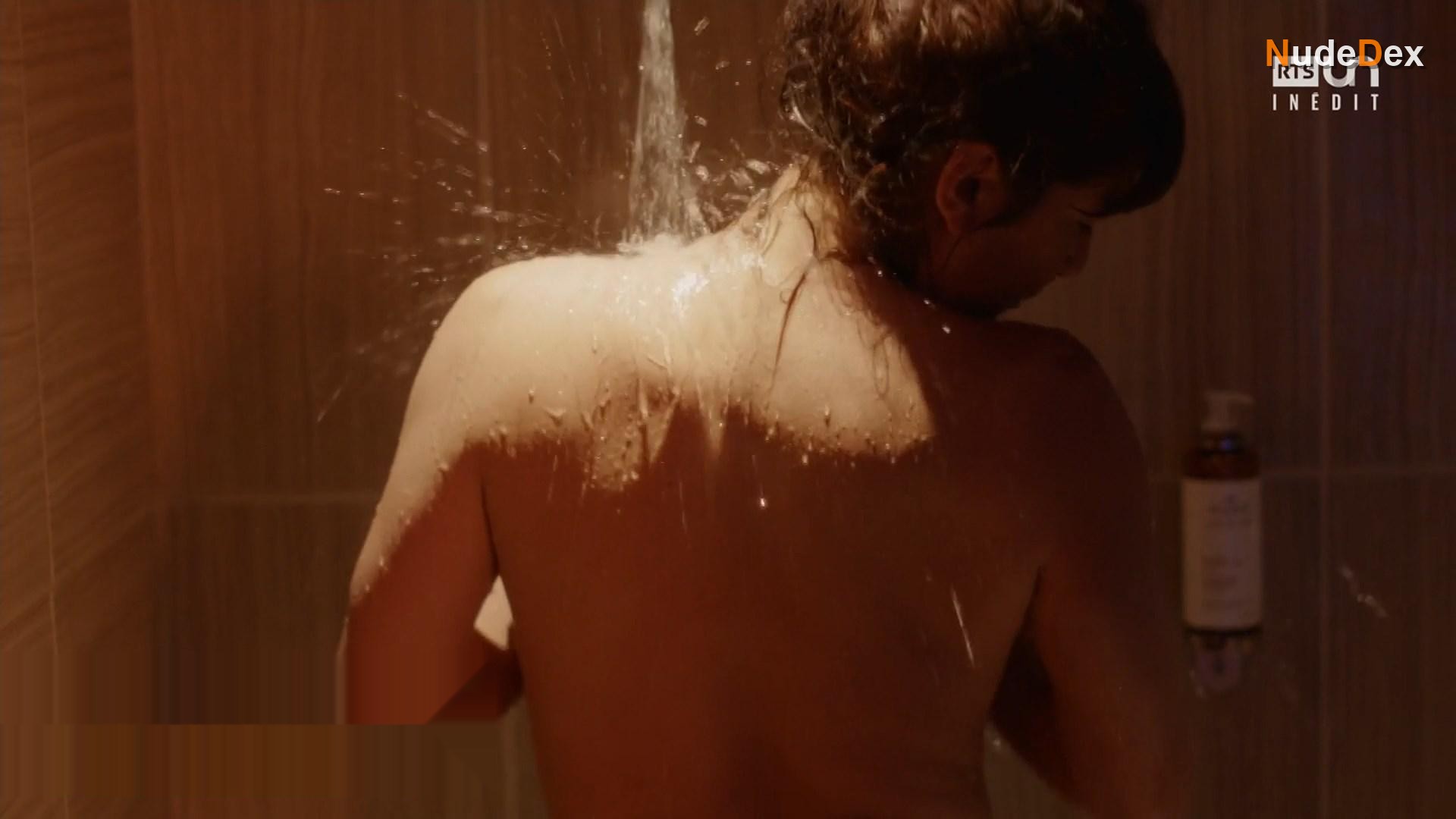Julie Meunier in Crimes Parfaits, photo 5