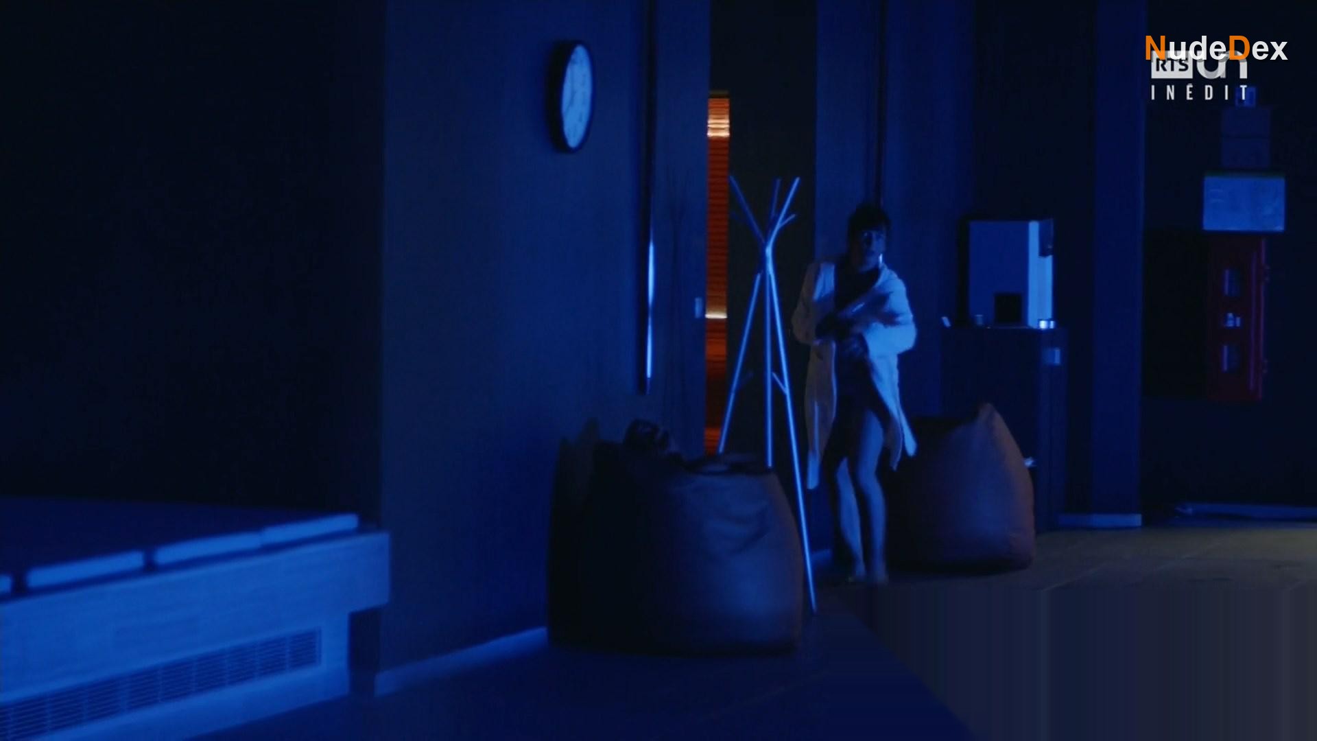 Julie Meunier in Crimes Parfaits, photo 10