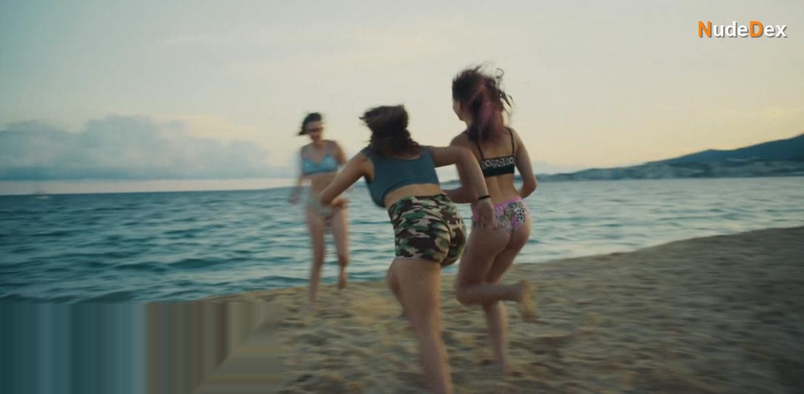 Julieta Tobio in The Girls At The Station, photo 2