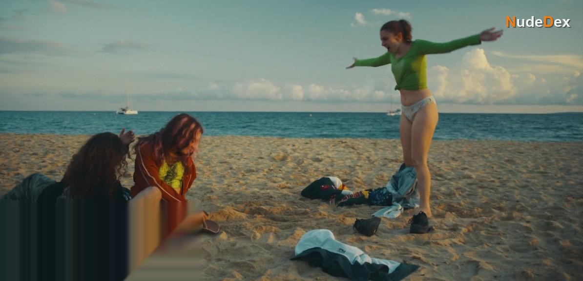 Julieta Tobio in The Girls At The Station, photo 9