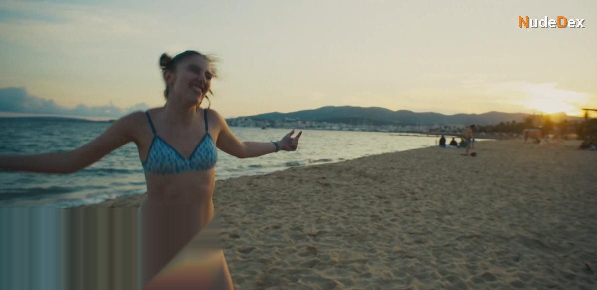 Julieta Tobio in The Girls At The Station, photo 11