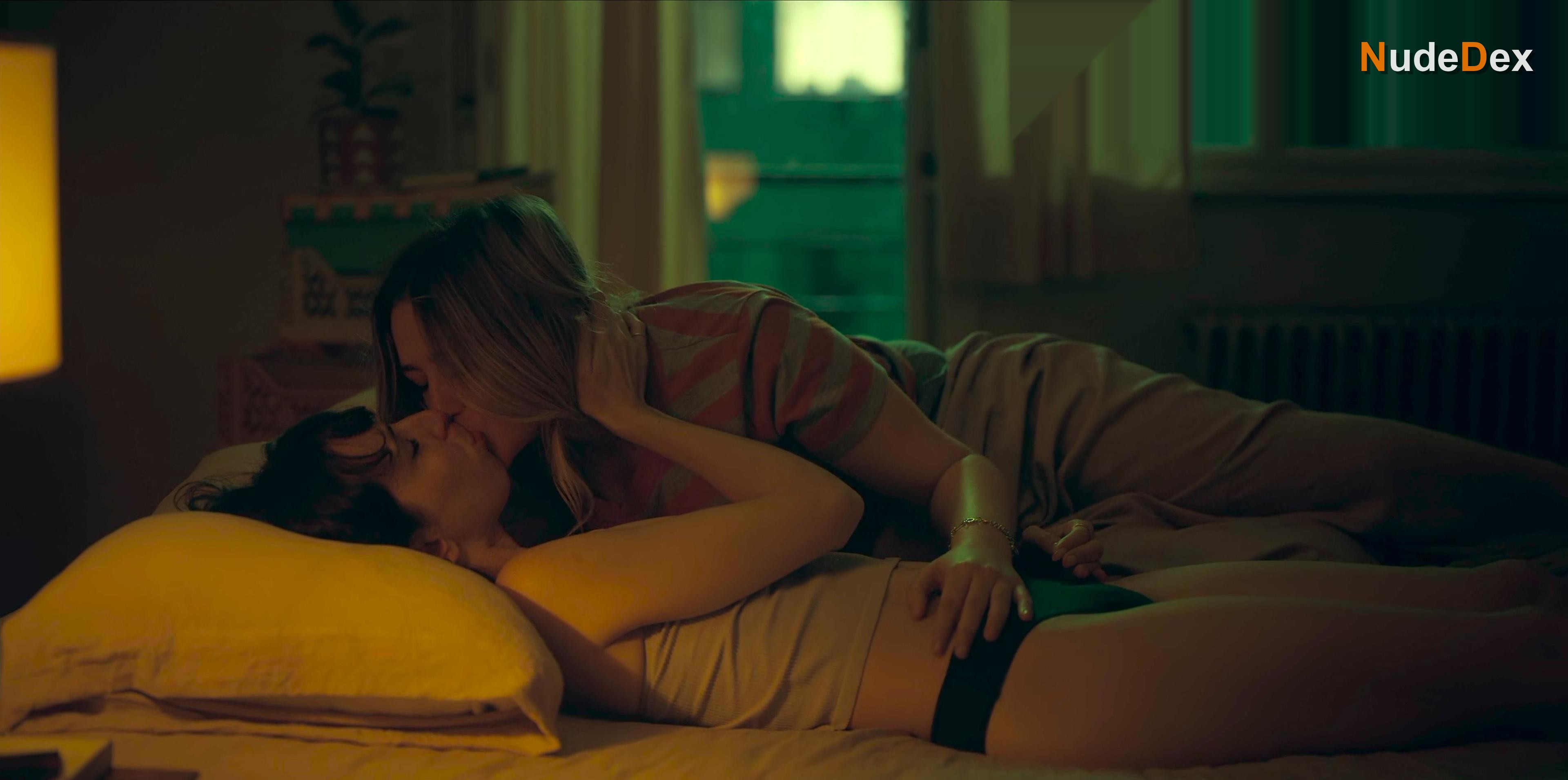 Julieta Zapiola in The End Of Love, photo 7