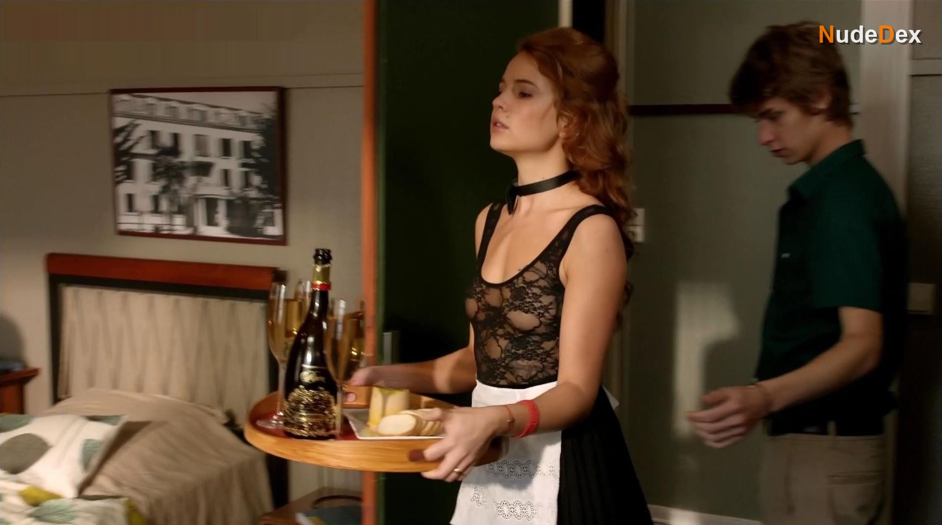 Juliet Lemonnier in Hotel De La Plage, photo 8