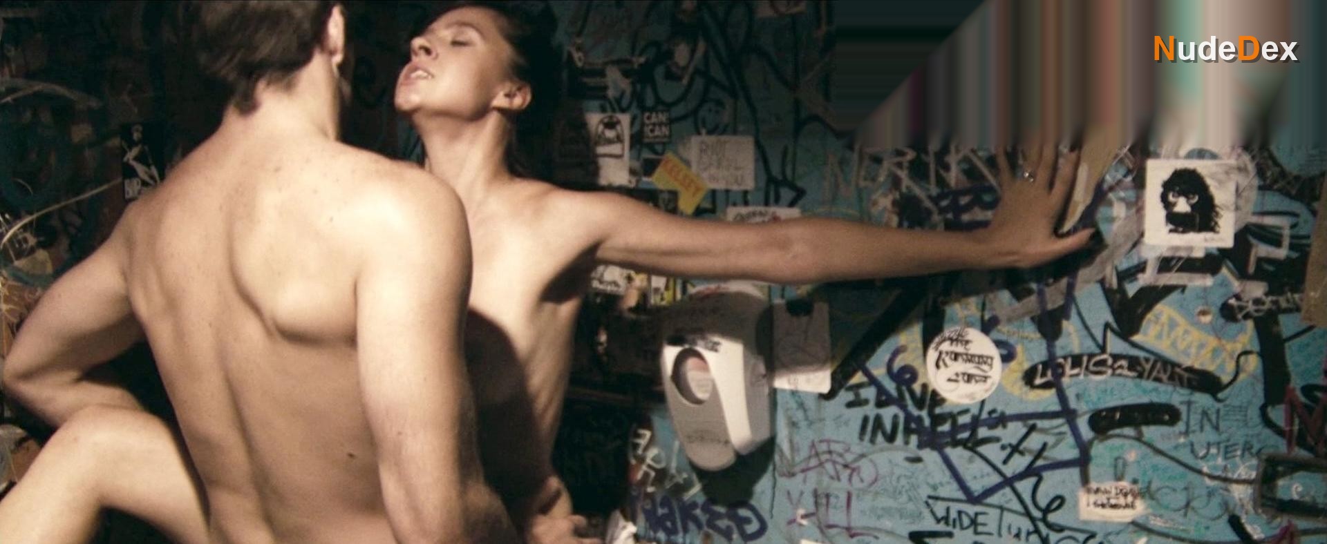 Juliet Tondowski in The Girl Is In Trouble, photo 1
