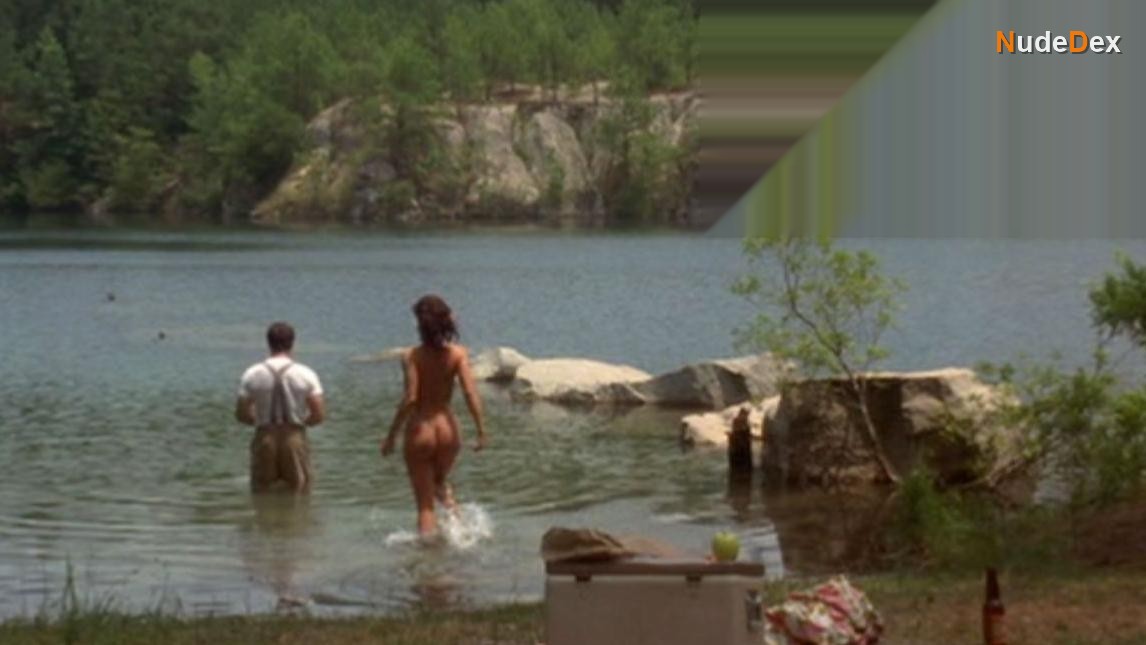 Kadee Strickland in Walker Payne, photo 1