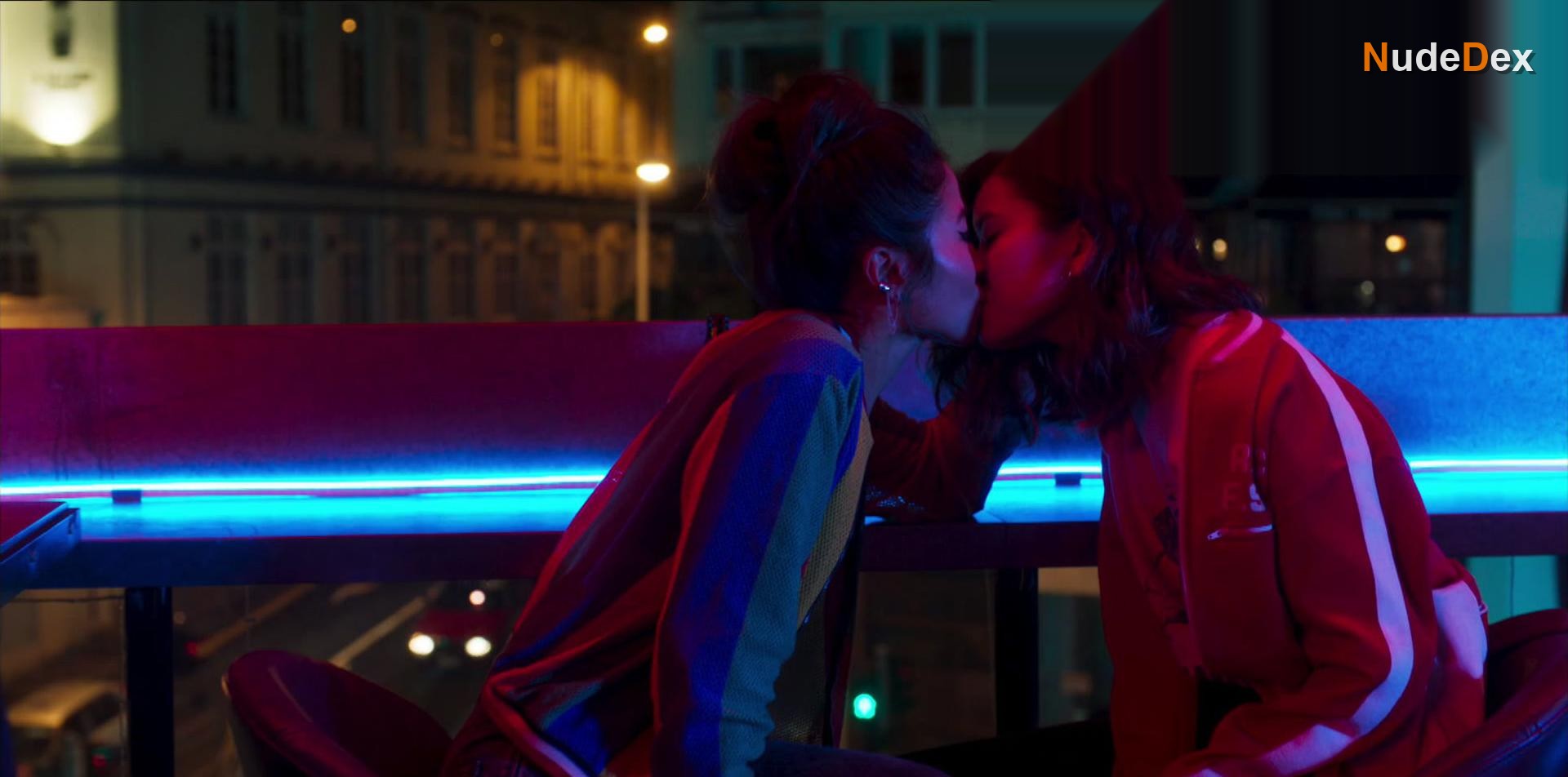 Strangers in Strangers, photo 2