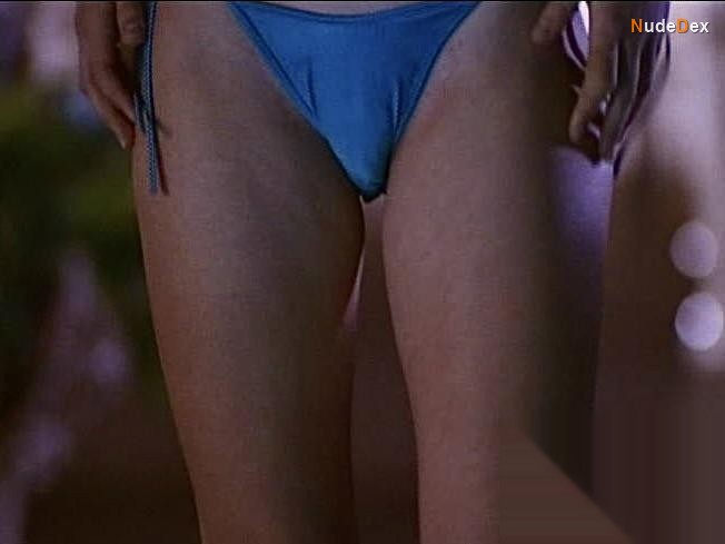 Kaley Cuoco in Grown Up Brady, photo 9