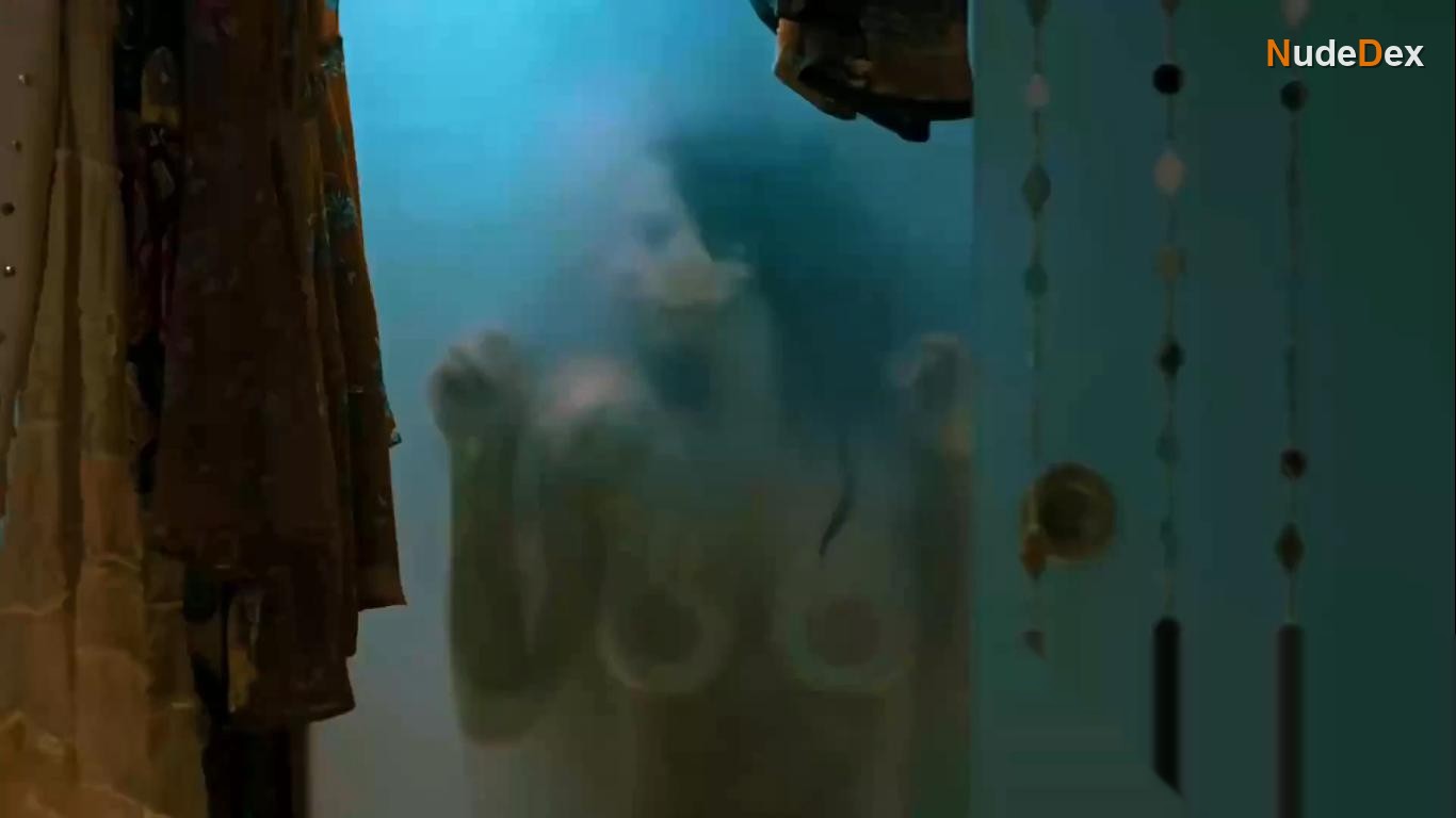 Kalki Koechlin in Smoke, photo 4