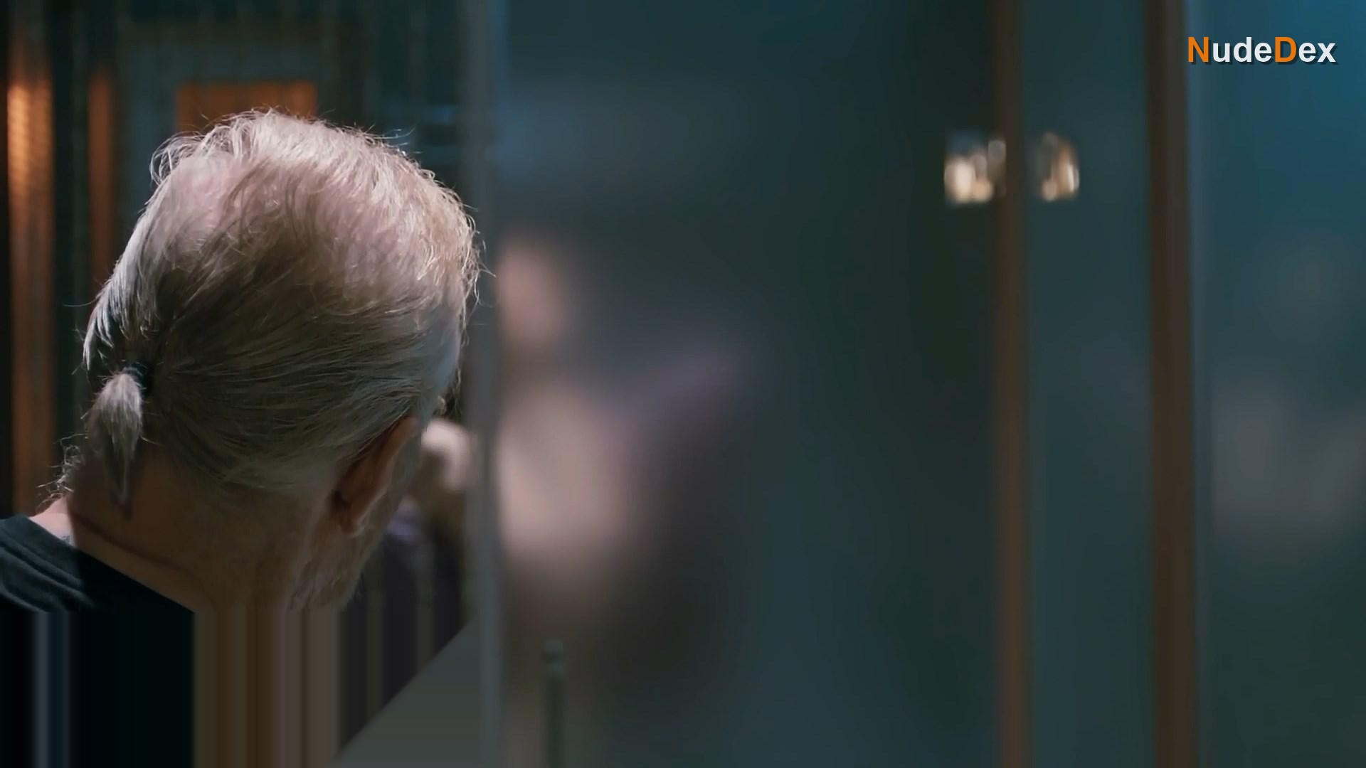 Kalki Koechlin in Smoke, photo 9