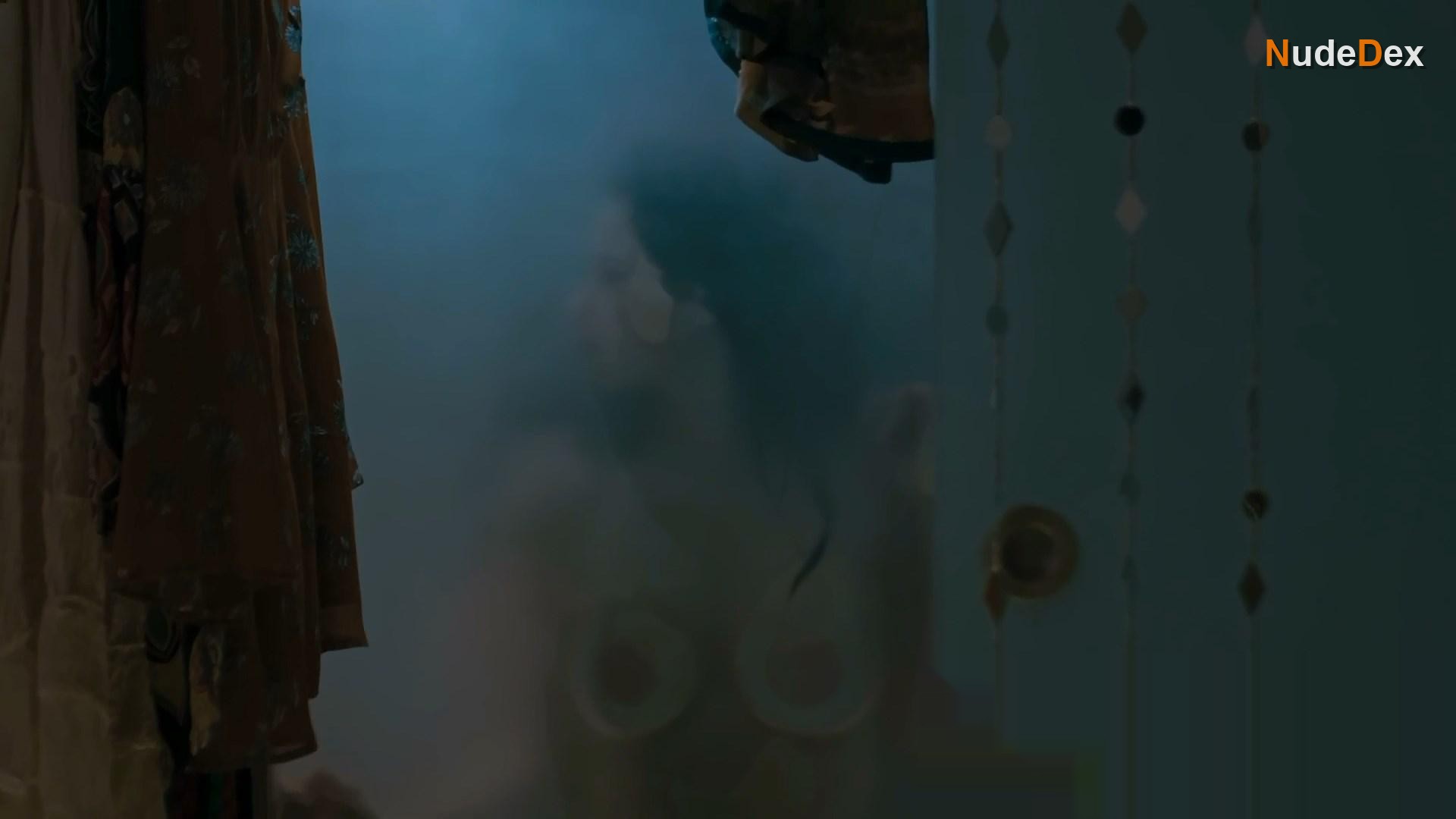 Kalki Koechlin in Smoke, photo 12