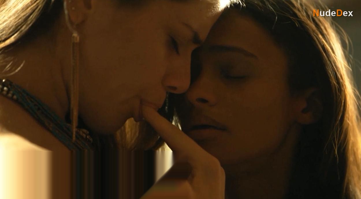 Kaniehtiio Horn in Hemlock Grove, photo 14